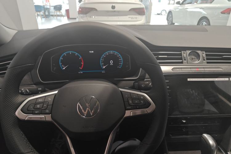 Used Volkswagen Magotan 2026 30 Million Vehicles Selected Model 380TSI DSG Luxury Edition Interior 2