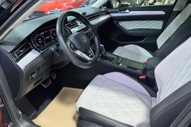 Used Volkswagen Magotan 2026 30 Million Vehicles Selected Model 380TSI DSG Luxury Edition Interior 3