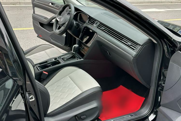 Used Volkswagen Magotan 2026 30 Million Vehicles Selected Model 380TSI DSG Luxury Edition Interior 3