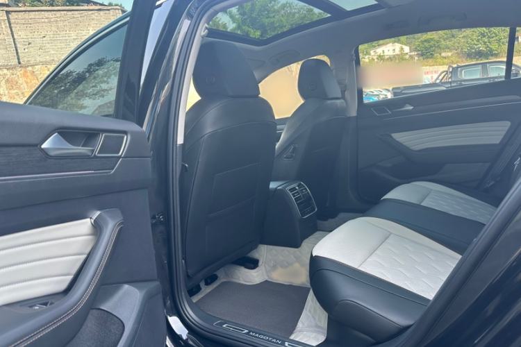 Used Volkswagen Magotan 2026 30 Million Vehicles Selected Model 380TSI DSG Luxury Edition Interior 4
