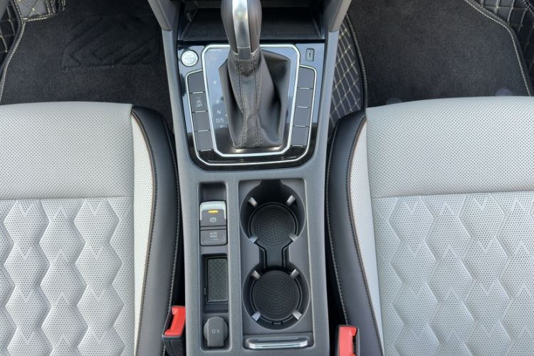 Used Volkswagen Magotan 2026 30 Million Vehicles Selected Model 380TSI DSG Luxury Edition Interior 5