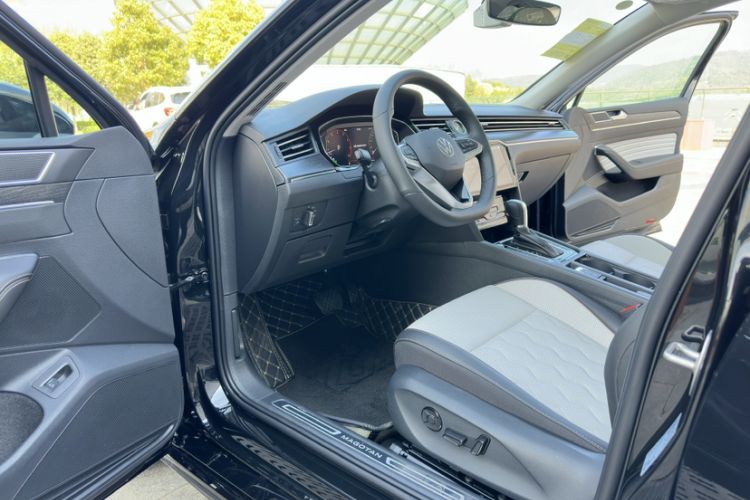 Used Volkswagen Magotan 2026 30 Million Vehicles Selected Model 380TSI DSG Luxury Edition Interior 6