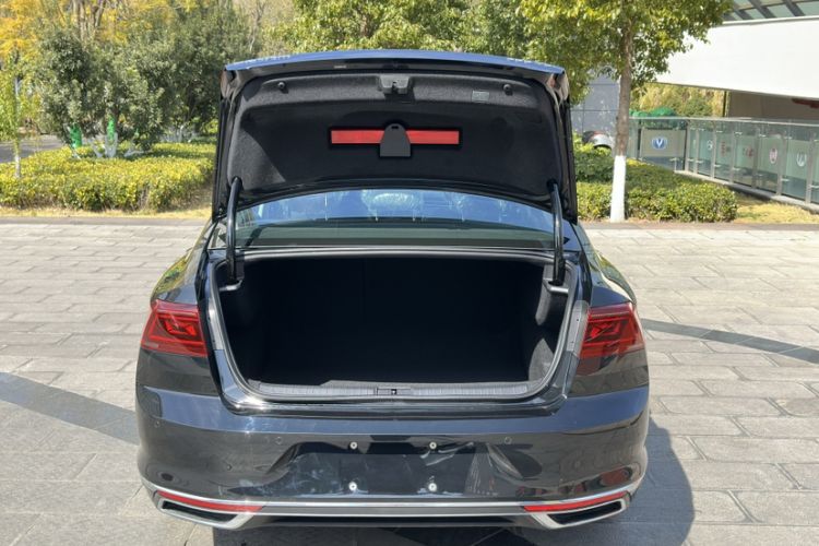 Used Volkswagen Magotan 2026 30 Million Vehicles Selected Model 380TSI DSG Luxury Edition Interior 8