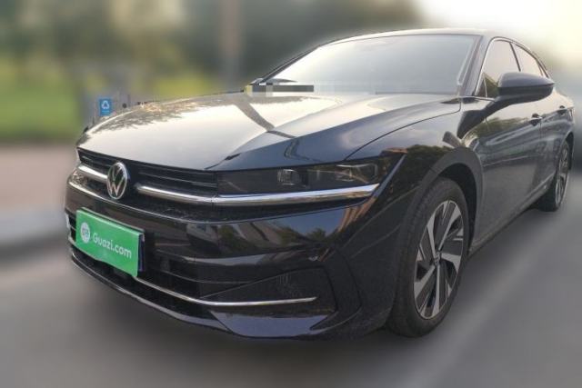 Ojetý Volkswagen Magotan 2026 300TSI Premium Edition Eye-Catching Package