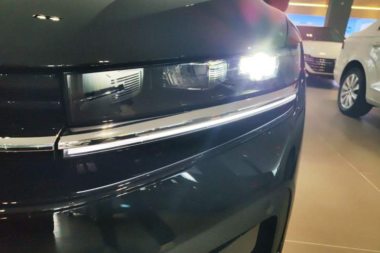 Used Volkswagen Magotan 2026 300TSI Premium Edition Left Front Headlight