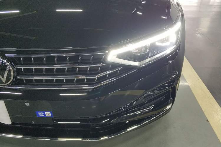 Used Volkswagen Magotan 2026 30 Million Vehicles Selected Model 380TSI DSG Luxury Edition Left Front Headlight