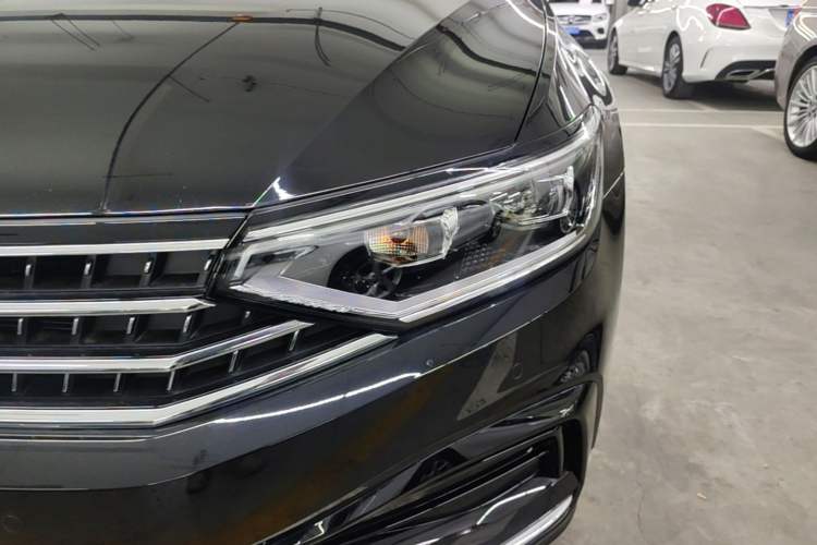 Used Volkswagen Magotan 2026 30 Million Vehicles Selected Model 380TSI DSG Luxury Edition Left Front Headlight