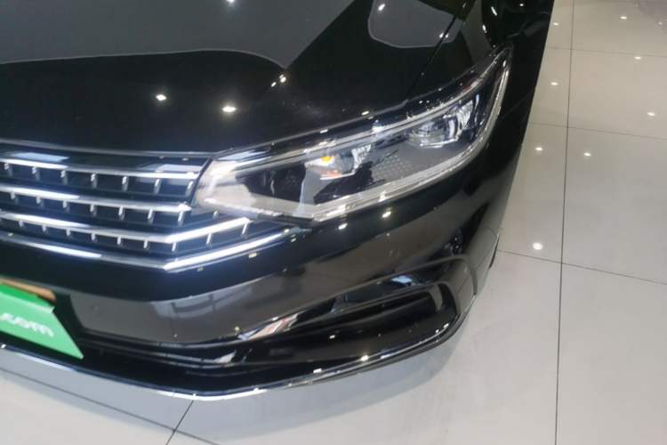 Used Volkswagen Magotan 2026 30 Million Vehicles Selected Model 380TSI DSG Luxury Edition Left Front Headlight