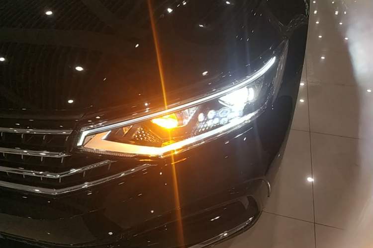 Used Volkswagen Magotan 2026 30 Million Vehicles Selected Model 380TSI DSG Luxury Edition Left Front Headlight