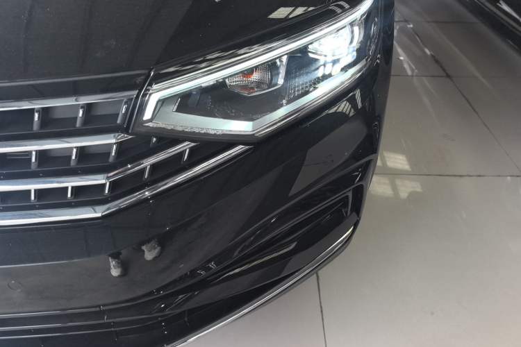 Used Volkswagen Magotan 2026 30 Million Vehicles Selected Model 280TSI DSG Luxury Edition Left Front Headlight