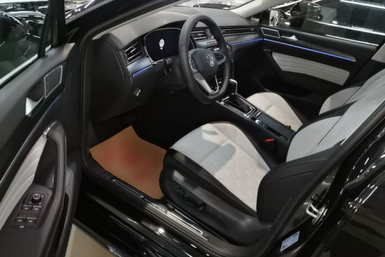 Used Volkswagen Magotan 2026 30 Million Vehicles Selected Model 380TSI DSG Luxury Edition Left Front Seat