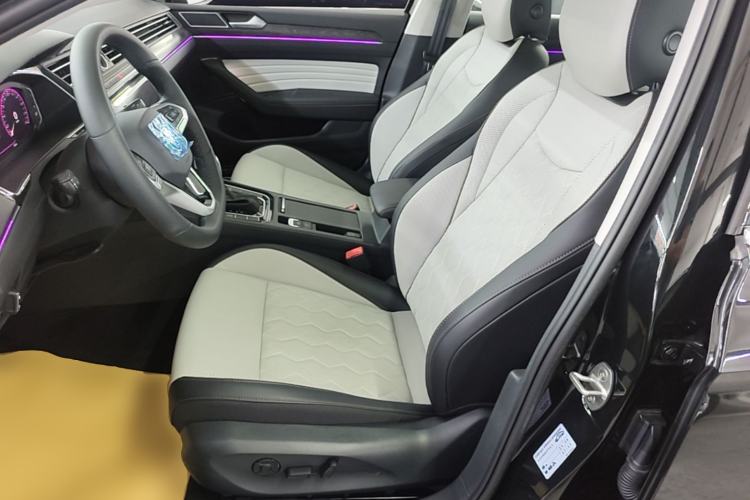 Used Volkswagen Magotan 2026 30 Million Vehicles Selected Model 380TSI DSG Luxury Edition Left Front Seat