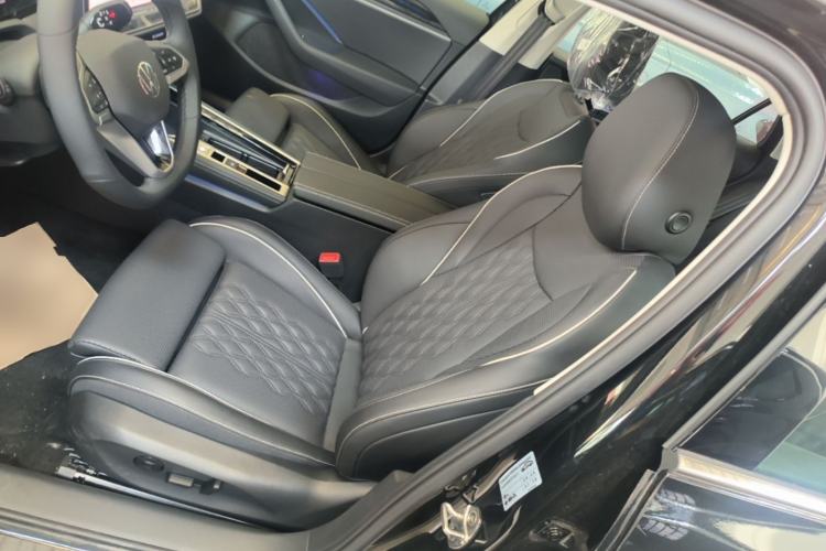 Used Volkswagen Magotan 2026 380TSI DSG Prestige Package—Daimai Package Left Front Seat