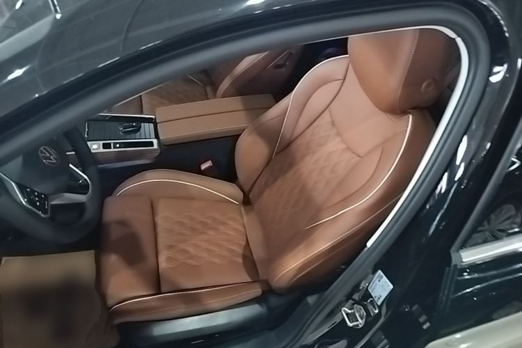 Used Volkswagen Magotan 2026 380TSI DSG Prestige Package—Daimai Package Left Front Seat