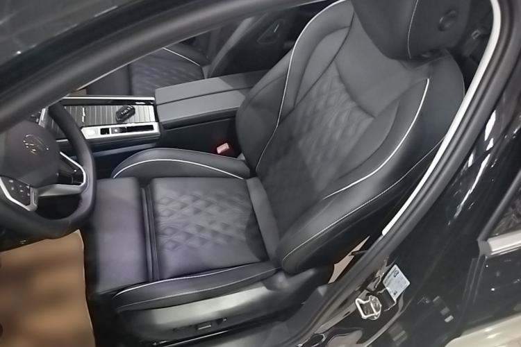 Used Volkswagen Magotan 2026 380TSI DSG Prestige Package—Daimai Package Left Front Seat