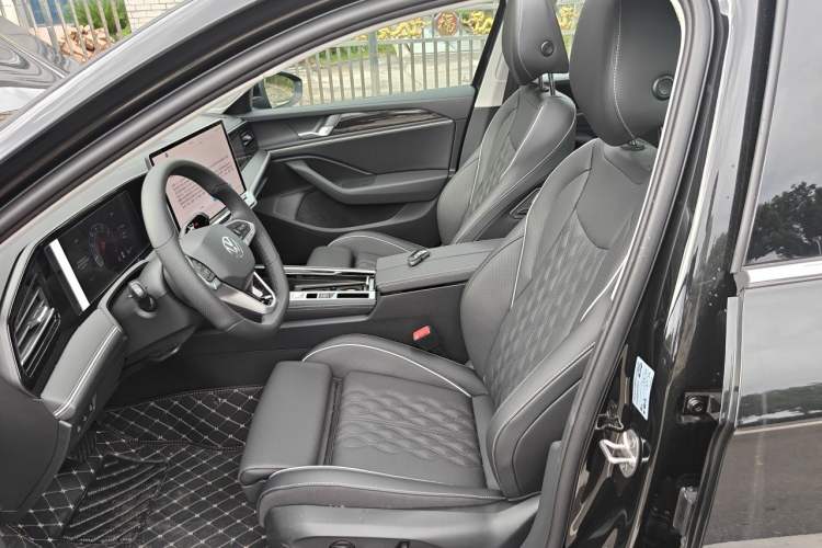 Used Volkswagen Magotan 2026 380TSI DSG Prestige Package—Daimai Package Left Front Seat