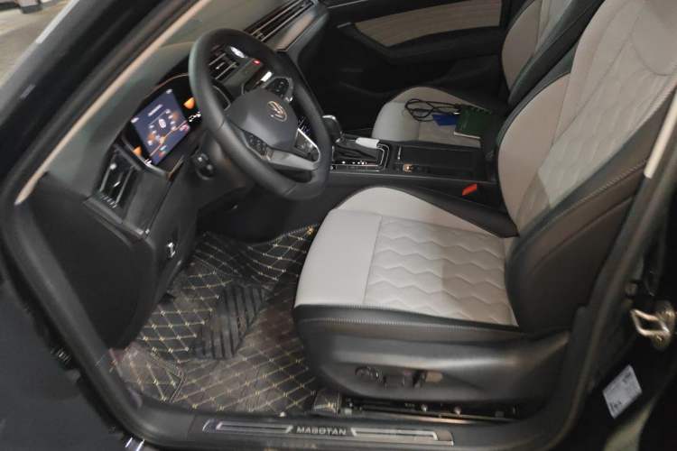 Used Volkswagen Magotan 2026 Model 30 Million Vehicles Selected Edition 330TSI DSG Elite Edition Left Front Seat