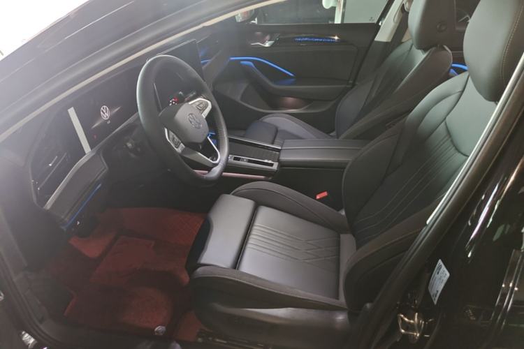 Used Volkswagen Magotan 2026 300TSI Premium Edition Eye-Catching Package Left Front Seat