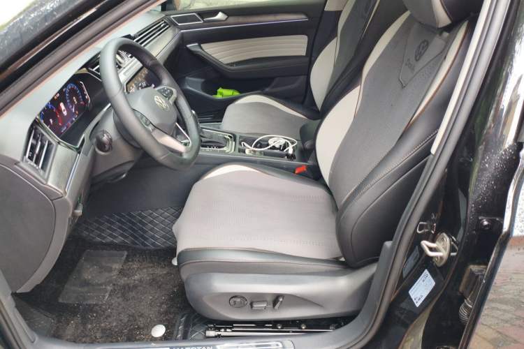 Used Volkswagen Magotan 2026 30 Million Vehicles Selected Model 380TSI DSG Luxury Edition Left Front Seat