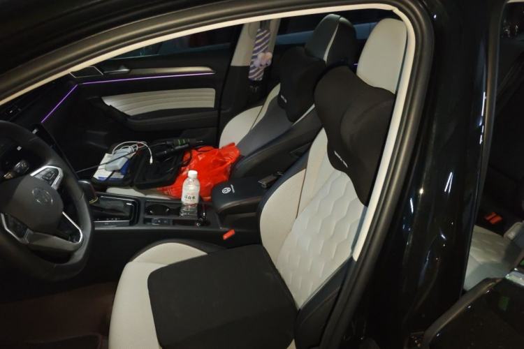 Used Volkswagen Magotan 2026 30 Million Vehicles Selected Model 380TSI DSG Luxury Edition Left Front Seat