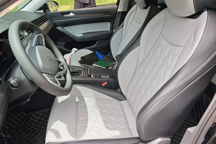 Used Volkswagen Magotan 2026 Model 30 Million Vehicles Selected Edition 330TSI DSG Elite Edition Left Front Seat