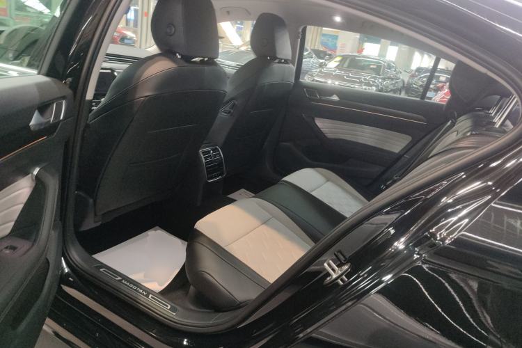 Used Volkswagen Magotan 2026 30 Million Vehicles Selected Model 380TSI DSG Luxury Edition Left Rear Seat