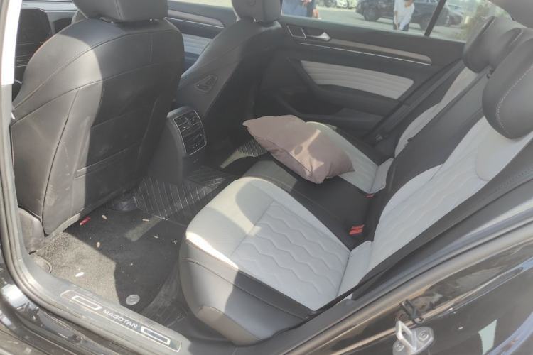 Used Volkswagen Magotan 2026 30 Million Vehicles Selected Model 380TSI DSG Luxury Edition Left Rear Seat