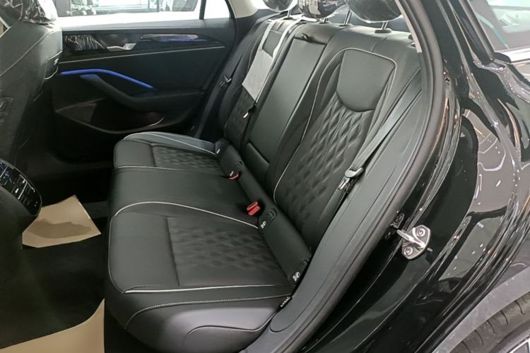 Used Volkswagen Magotan 2026 380TSI DSG Prestige Package—Daimai Package Left Rear Seat