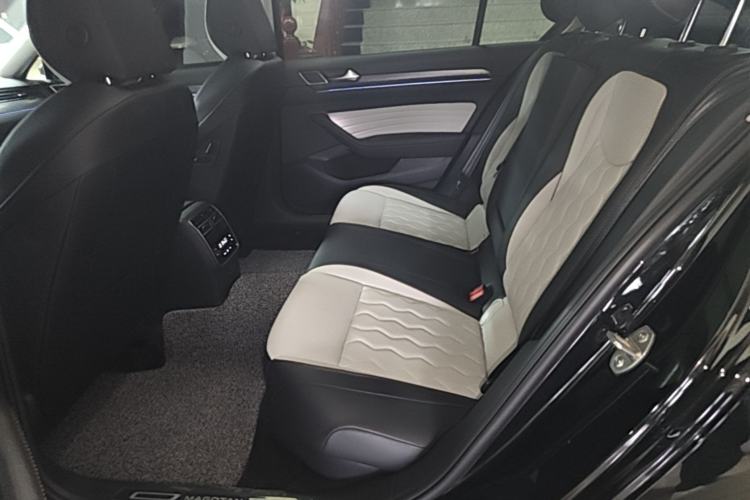 Used Volkswagen Magotan 2026 30 Million Vehicles Selected Model 380TSI DSG Luxury Edition Left Rear Seat