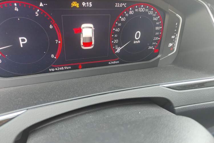 Used Volkswagen Magotan 2026 30 Million Vehicles Selected Model 380TSI DSG Luxury Edition Odometer Close Up