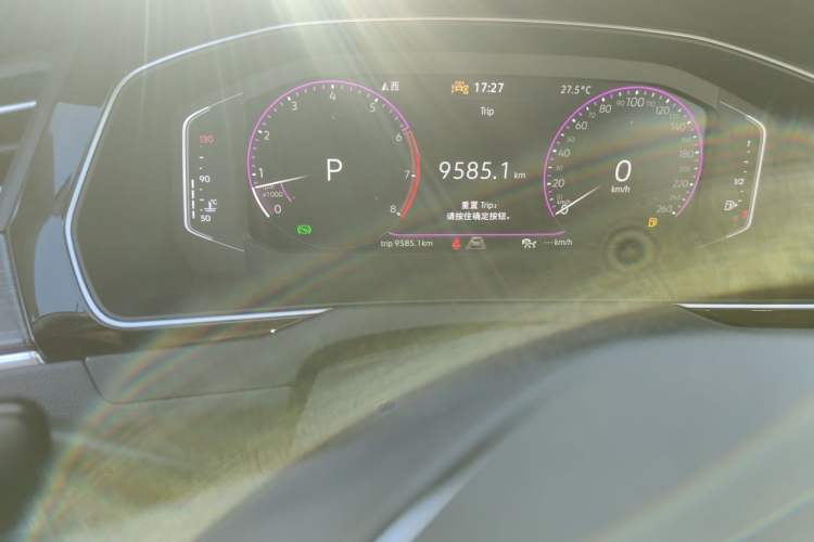 Used Volkswagen Magotan 2026 30 Million Vehicles Selected Model 380TSI DSG Luxury Edition Odometer Close Up