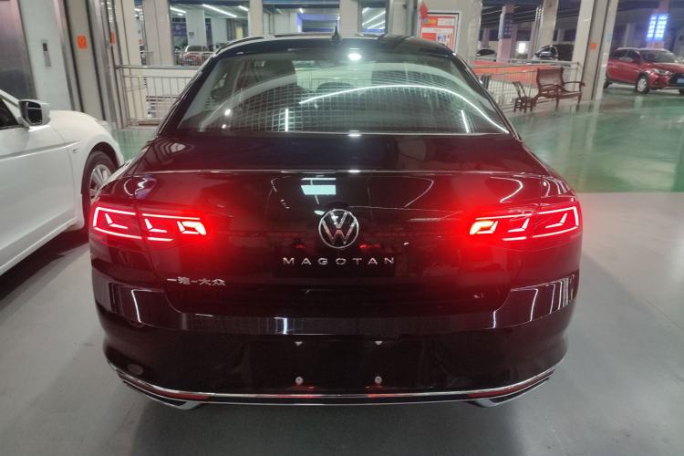 Used Volkswagen Magotan 2026 30 Million Vehicles Selected Model 380TSI DSG Luxury Edition Rear