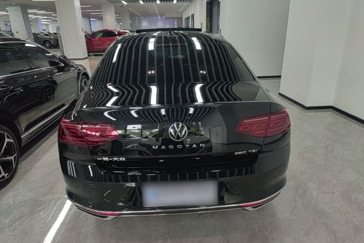 Used Volkswagen Magotan 2026 30 Million Vehicles Selected Model 380TSI DSG Luxury Edition Rear