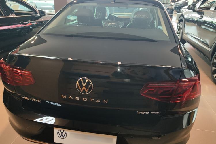 Used Volkswagen Magotan 2026 30 Million Vehicles Selected Model 380TSI DSG Luxury Edition Rear