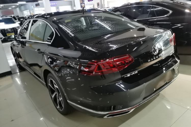 Used Volkswagen Magotan 2026 30 Million Vehicles Selected Model 380TSI DSG Luxury Edition Rear Left 45 Deg