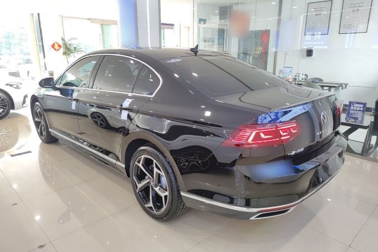 Used Volkswagen Magotan 2026 30 Million Vehicles Selected Model 380TSI DSG Luxury Edition Rear Left 45 Deg