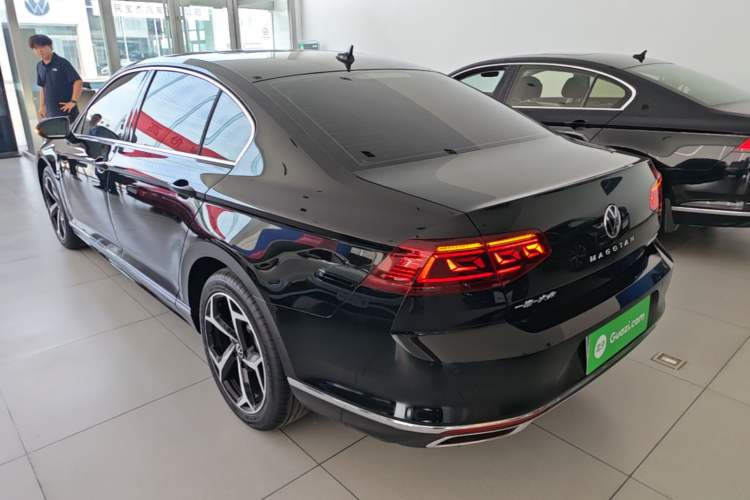 Used Volkswagen Magotan 2026 30 Million Vehicles Selected Model 380TSI DSG Luxury Edition Rear Left 45 Deg