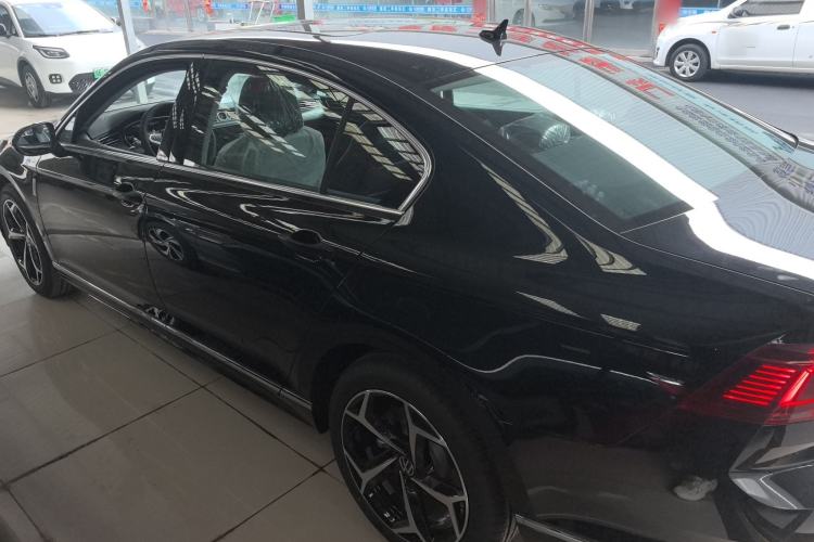 Used Volkswagen Magotan 2026 30 Million Vehicles Selected Model 280TSI DSG Luxury Edition Rear Left 45 Deg