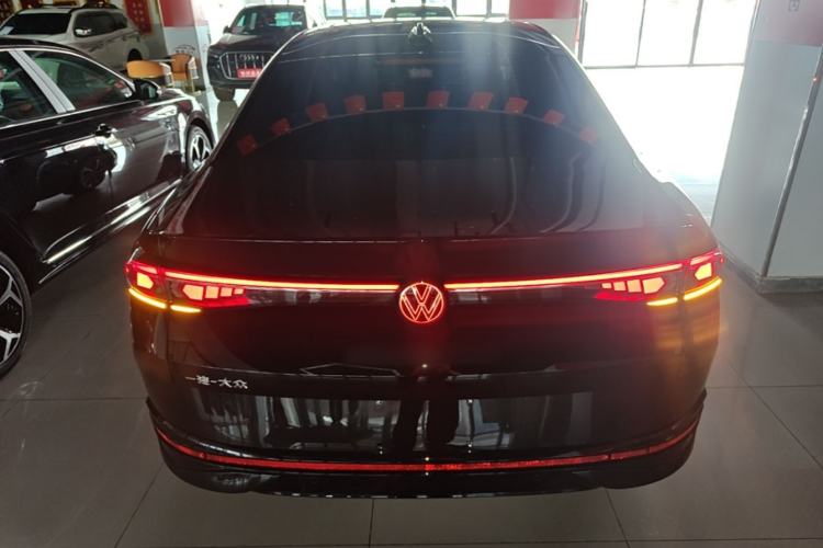 Used Volkswagen Magotan 2026 300TSI Premium Edition Eye-Catching Package Rear