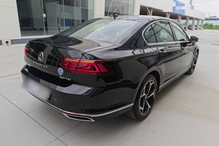 Used Volkswagen Magotan 2026 30 Million Vehicles Selected Model 380TSI DSG Luxury Edition Rear Right 45 Deg