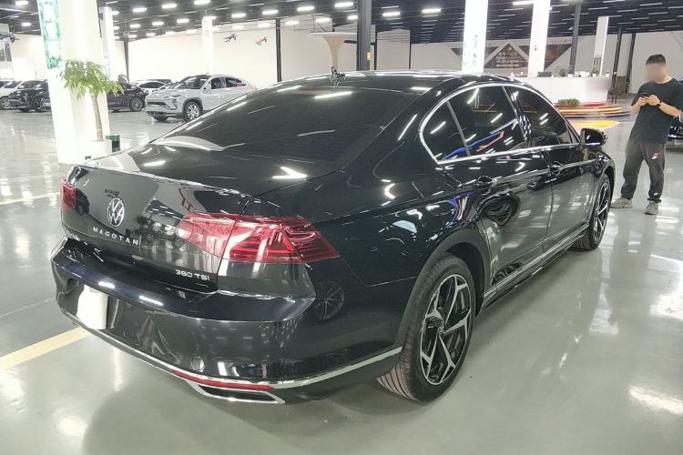 Used Volkswagen Magotan 2026 30 Million Vehicles Selected Model 380TSI DSG Luxury Edition Rear Right 45 Deg