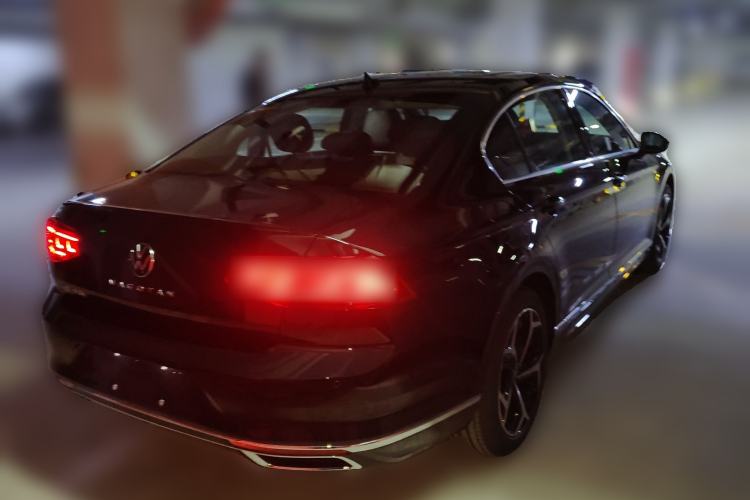 Used Volkswagen Magotan 2026 30 Million Vehicles Selected Model 280TSI DSG Luxury Edition Rear Right 45 Deg
