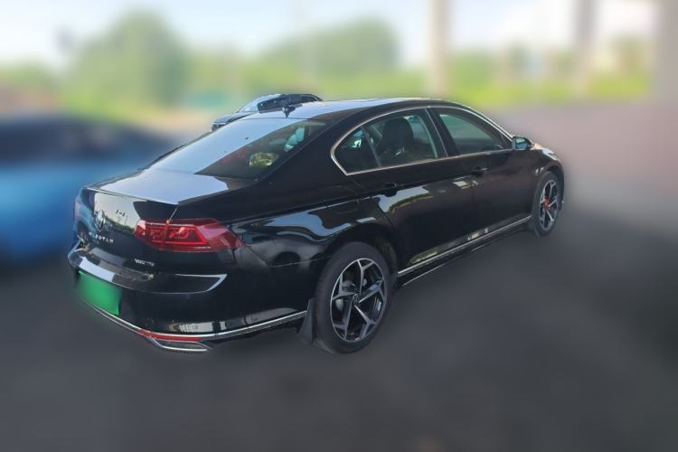 Used Volkswagen Magotan 2026 30 Million Vehicles Selected Model 380TSI DSG Luxury Edition Rear Right 45 Deg