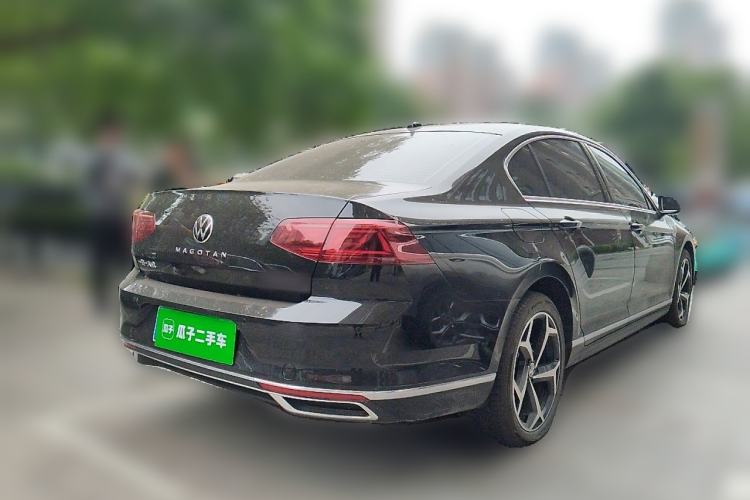 Used Volkswagen Magotan 2026 30 Million Vehicles Selected Model 380TSI DSG Luxury Edition Rear Right 45 Deg