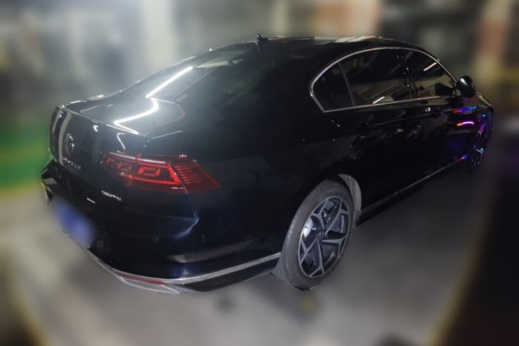 Used Volkswagen Magotan 2026 30 Million Vehicles Selected Model 380TSI DSG Luxury Edition Rear Right 45 Deg