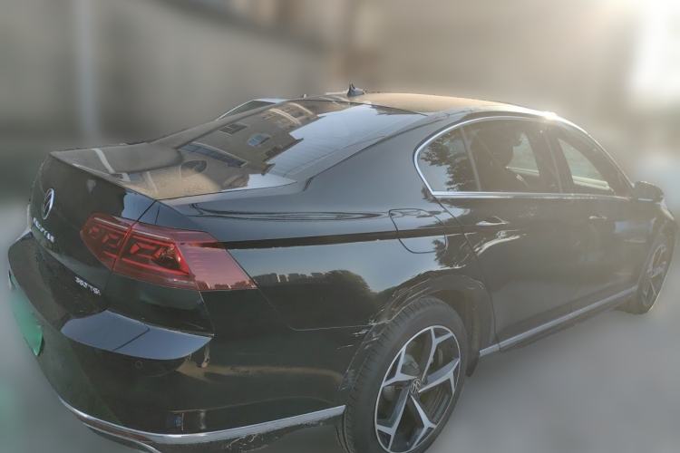 Used Volkswagen Magotan 2026 30 Million Vehicles Selected Model 380TSI DSG Luxury Edition Rear Right 45 Deg