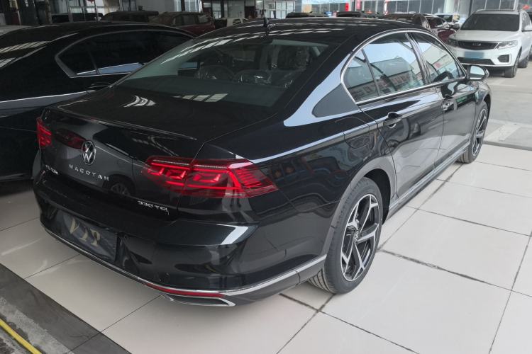 Used Volkswagen Magotan 2026 30 Million Vehicles Selected Model 280TSI DSG Luxury Edition Rear Right 45 Deg