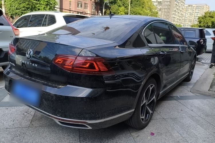 Used Volkswagen Magotan 2026 30 Million Vehicles Selected Model 380TSI DSG Luxury Edition Rear Right 45 Deg