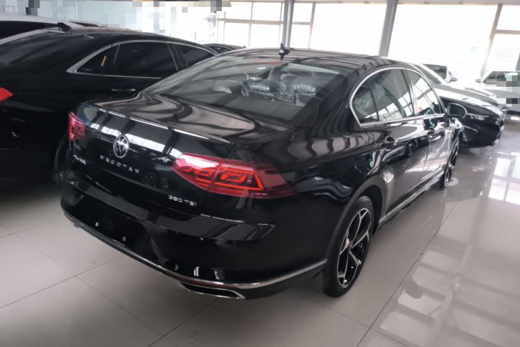Used Volkswagen Magotan 2026 30 Million Vehicles Selected Model 380TSI DSG Luxury Edition Rear Right 45 Deg