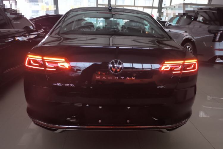 Used Volkswagen Magotan 2026 30 Million Vehicles Selected Model 380TSI DSG Luxury Edition Rear